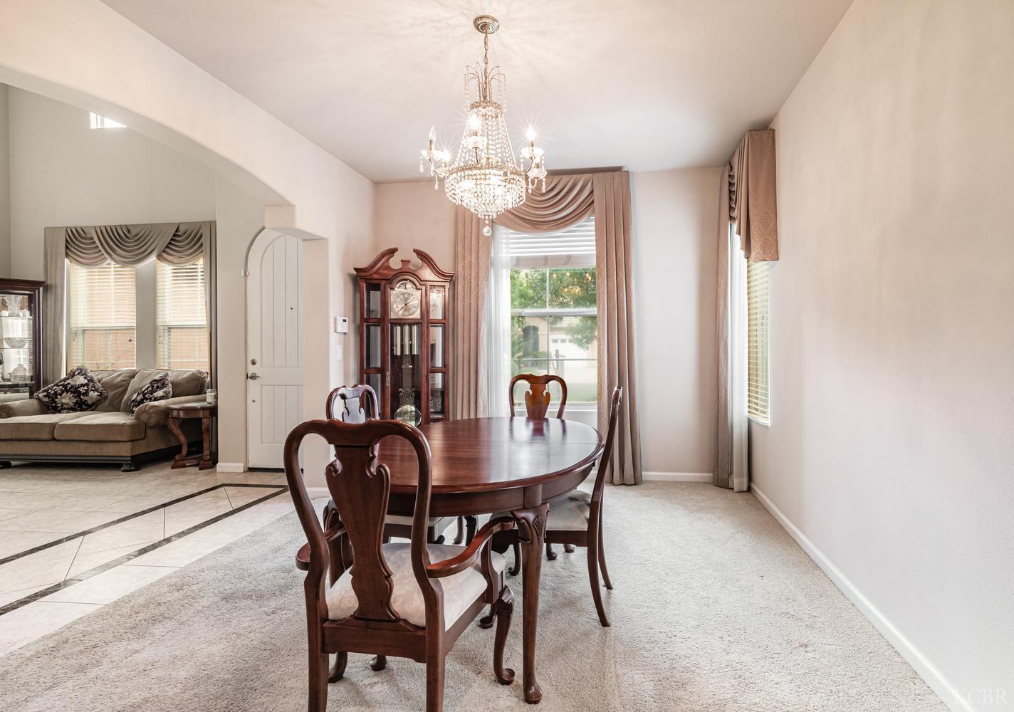 4683 N Arrow Ridge Way, Clovis, CA 93619