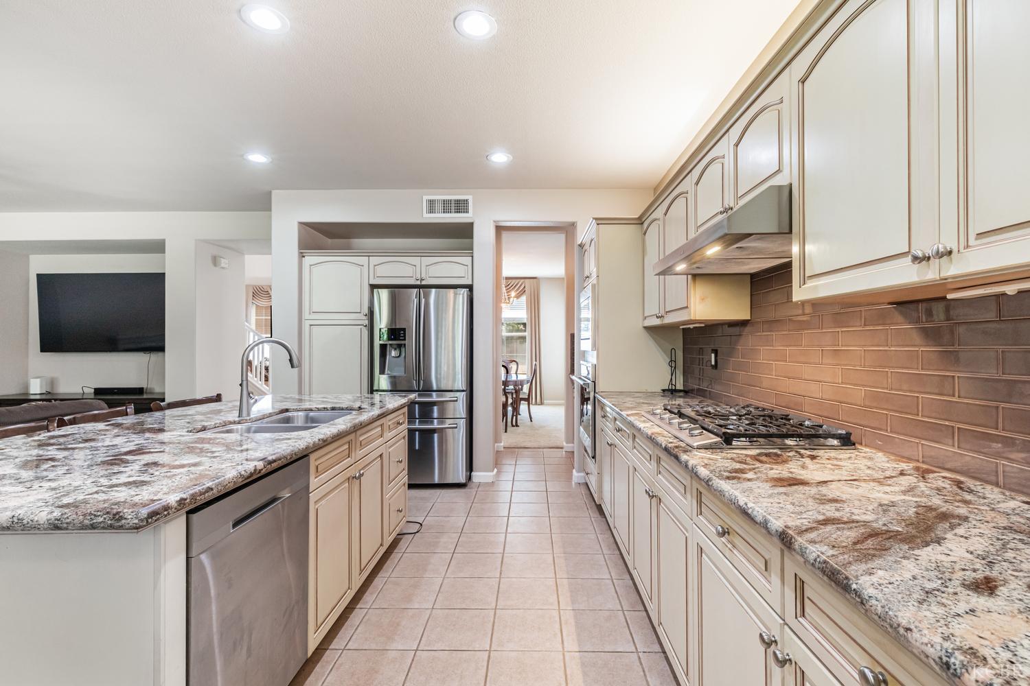 4683 N Arrow Ridge Way, Clovis, CA 93619