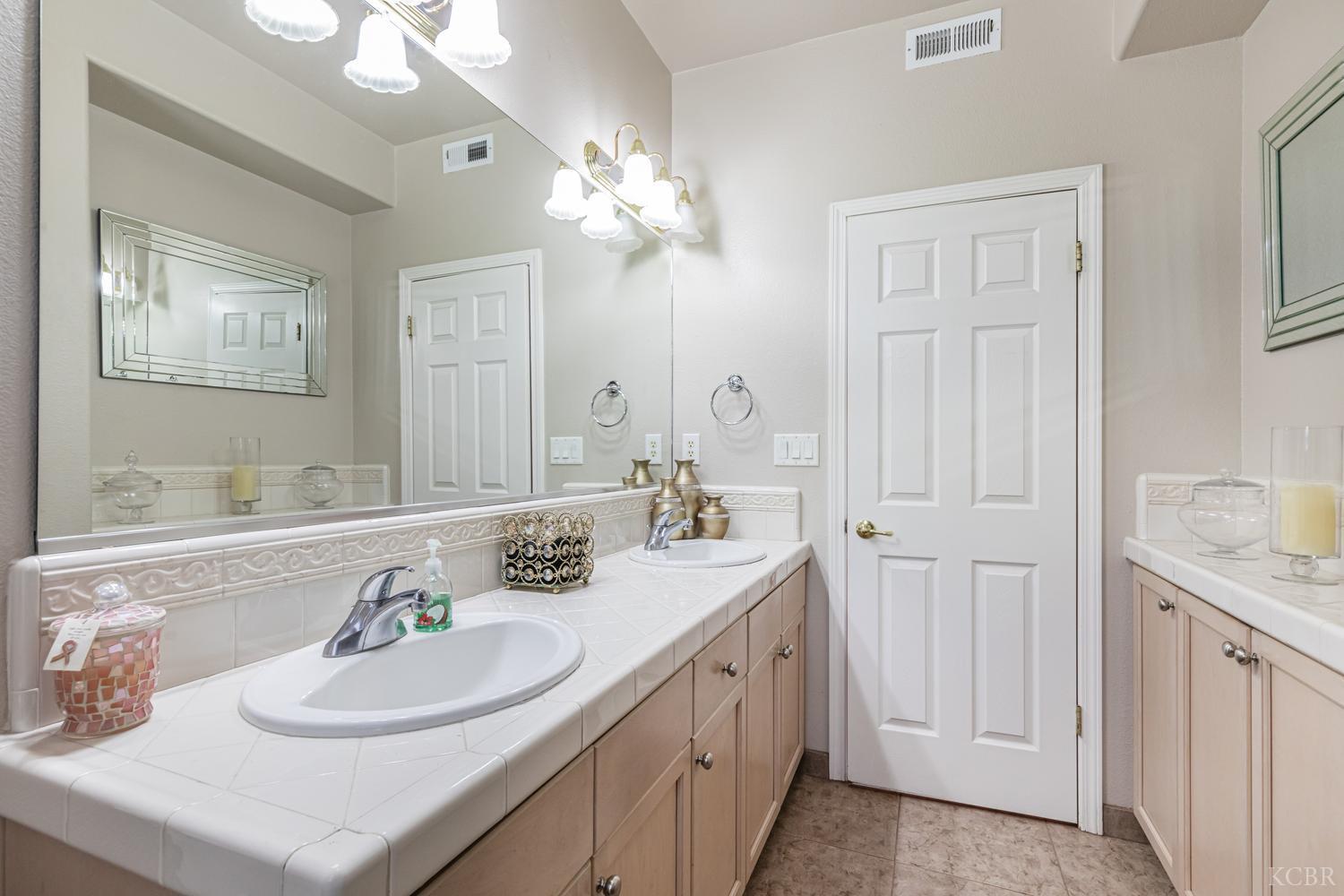 4683 N Arrow Ridge Way, Clovis, CA 93619
