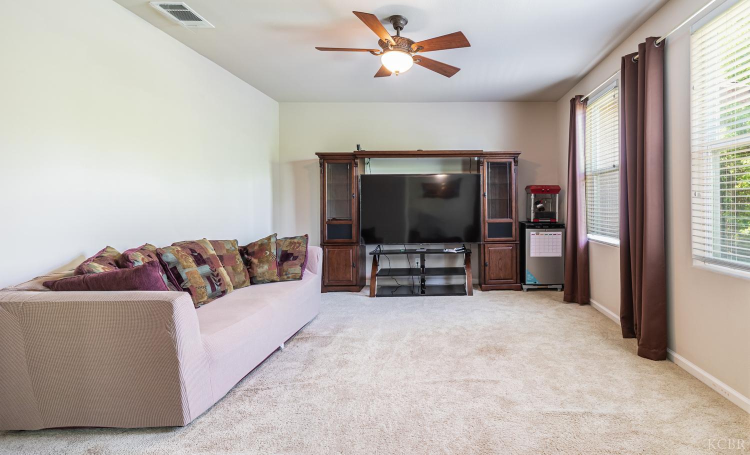 4683 N Arrow Ridge Way, Clovis, CA 93619