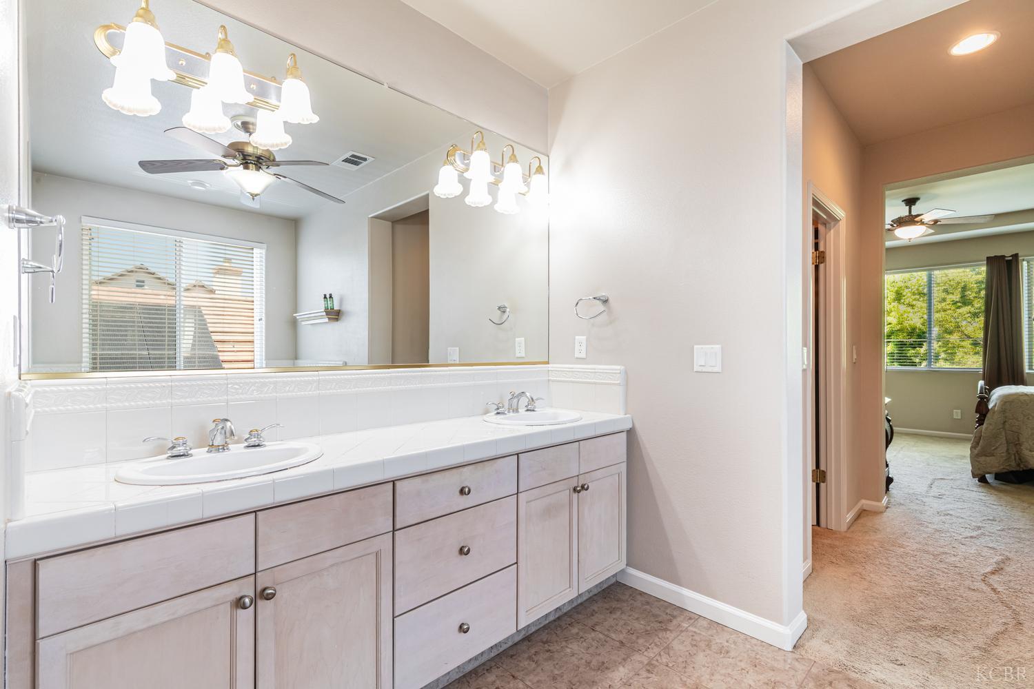 4683 N Arrow Ridge Way, Clovis, CA 93619