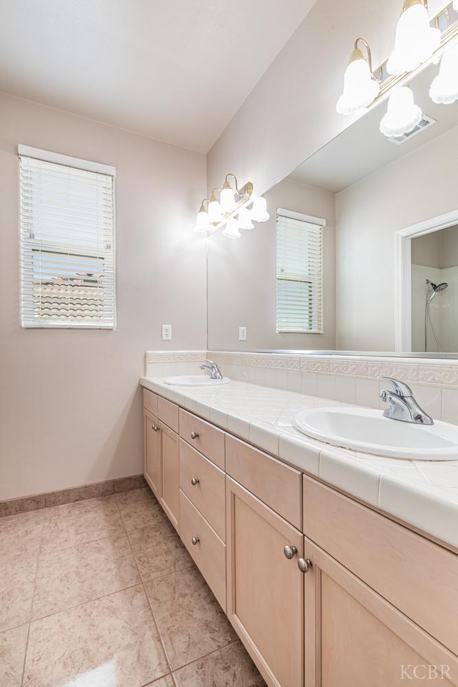 4683 N Arrow Ridge Way, Clovis, CA 93619
