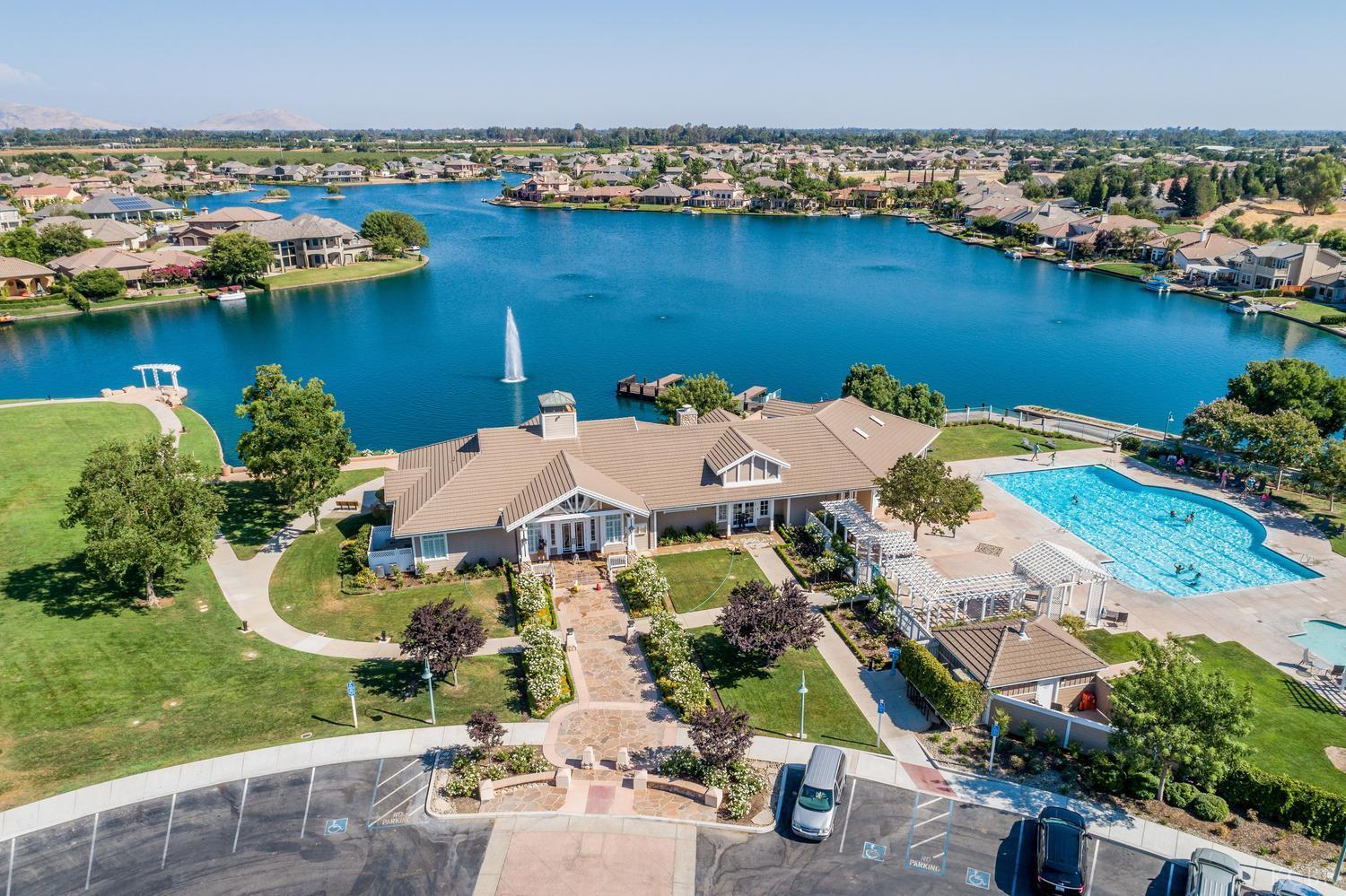 4683 N Arrow Ridge Way, Clovis, CA 93619