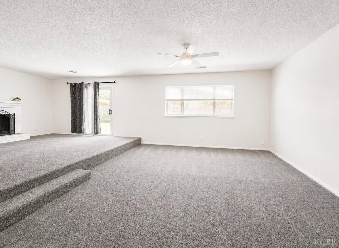 544 Meadow Lane, Lemoore, CA 93245