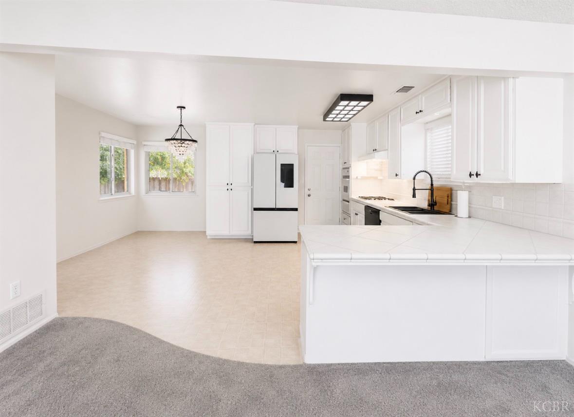 544 Meadow Lane, Lemoore, CA 93245