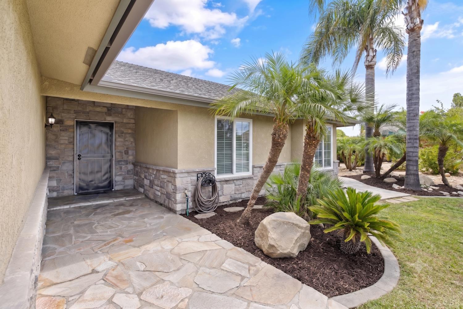 2175 Beechwood Ct, Hanford, CA 93230