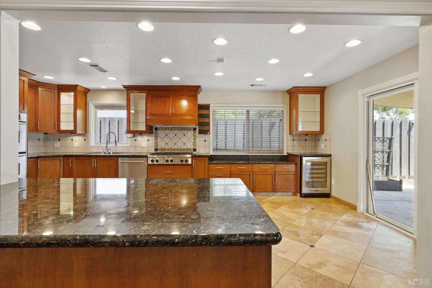 2175 Beechwood Ct, Hanford, CA 93230