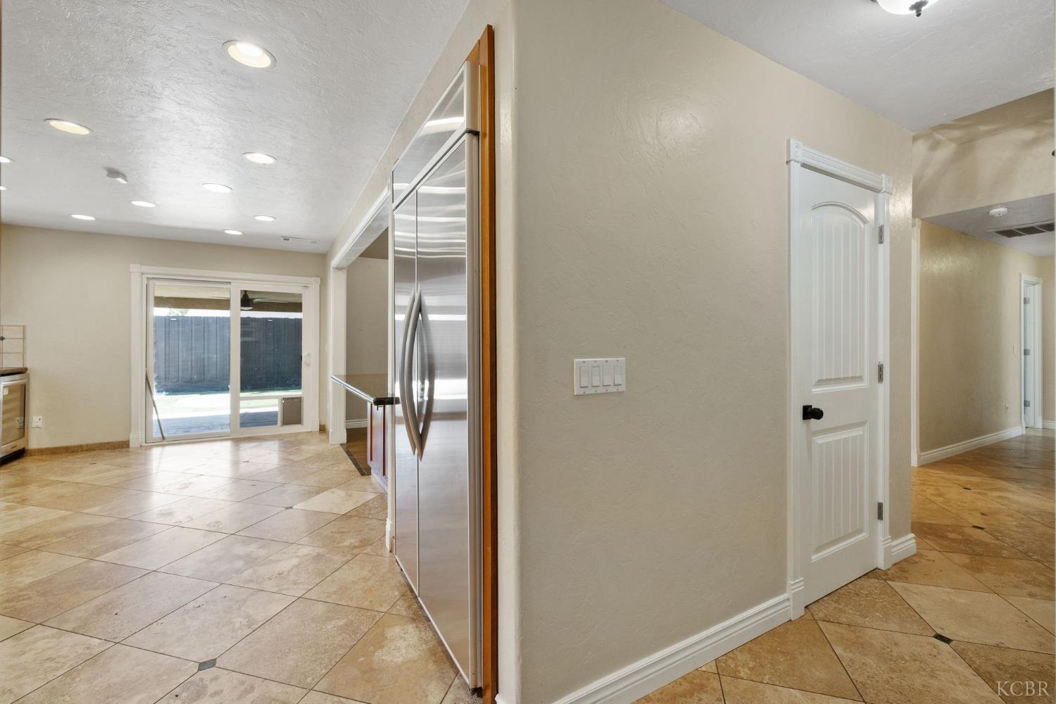 2175 Beechwood Ct, Hanford, CA 93230