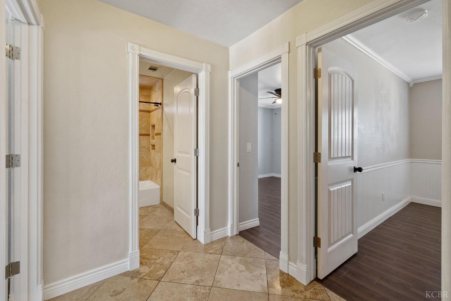 2175 Beechwood Ct, Hanford, CA 93230