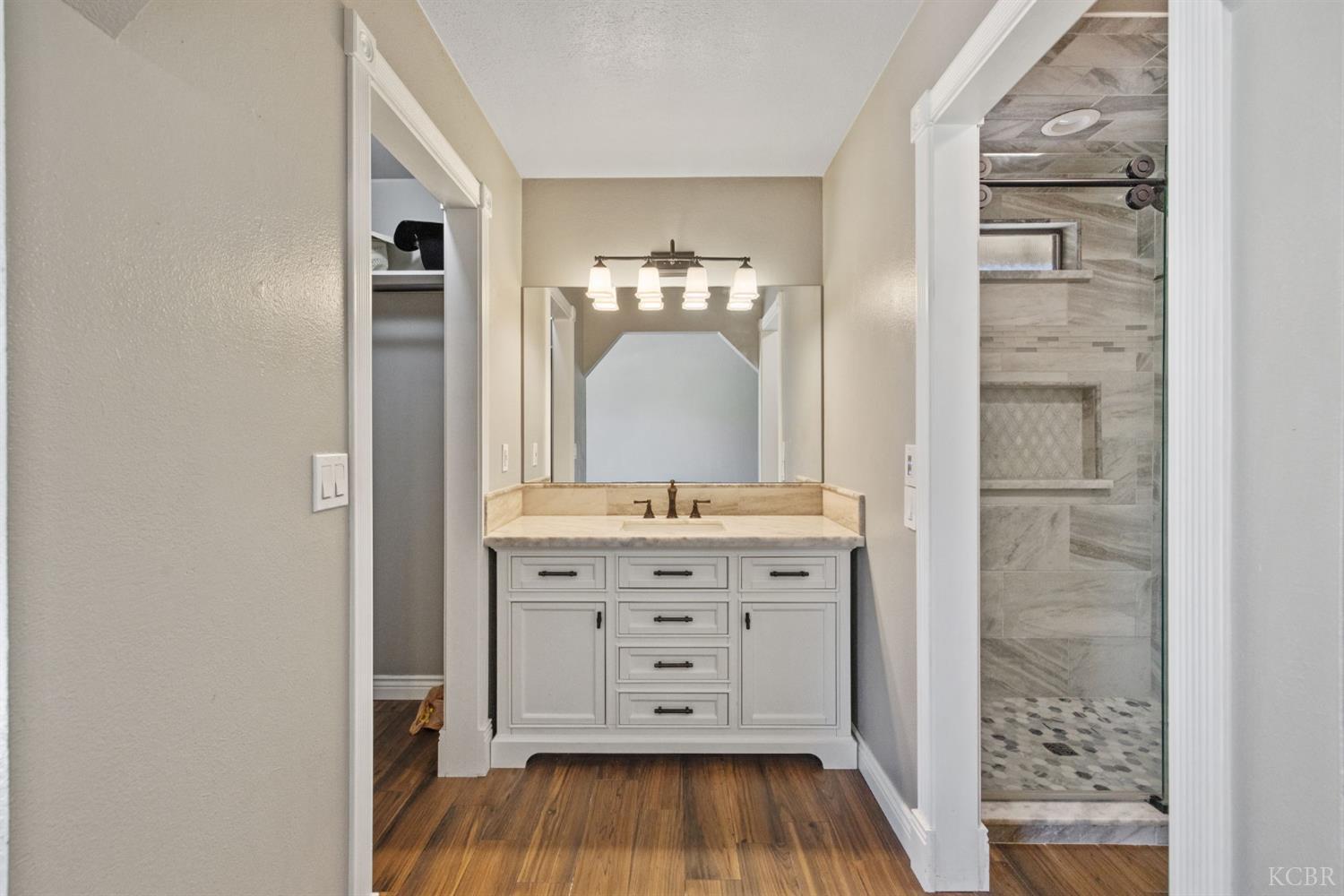 2175 Beechwood Ct, Hanford, CA 93230