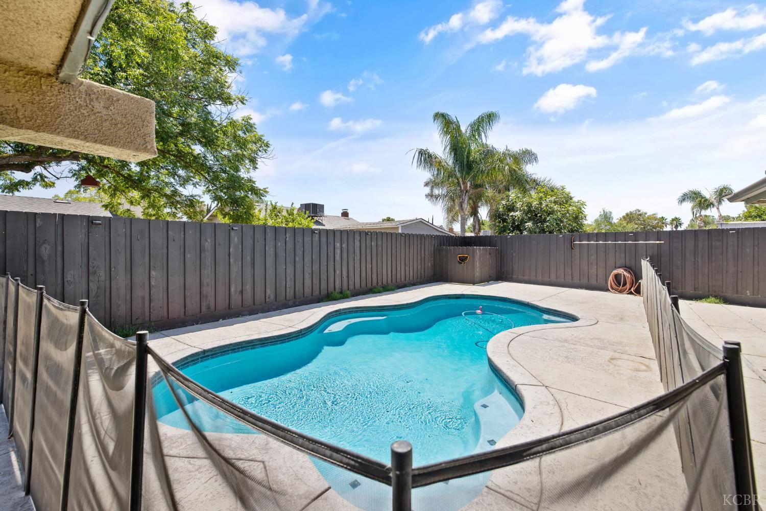 2175 Beechwood Ct, Hanford, CA 93230