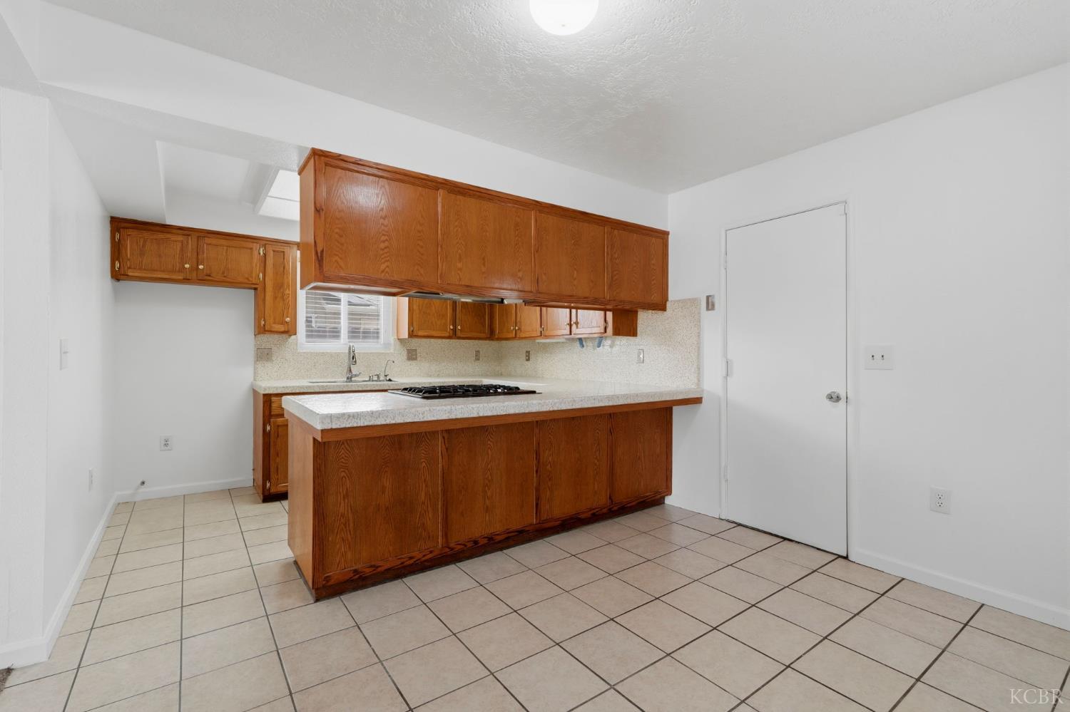 1378 Harvard Pl, Hanford, CA 93230