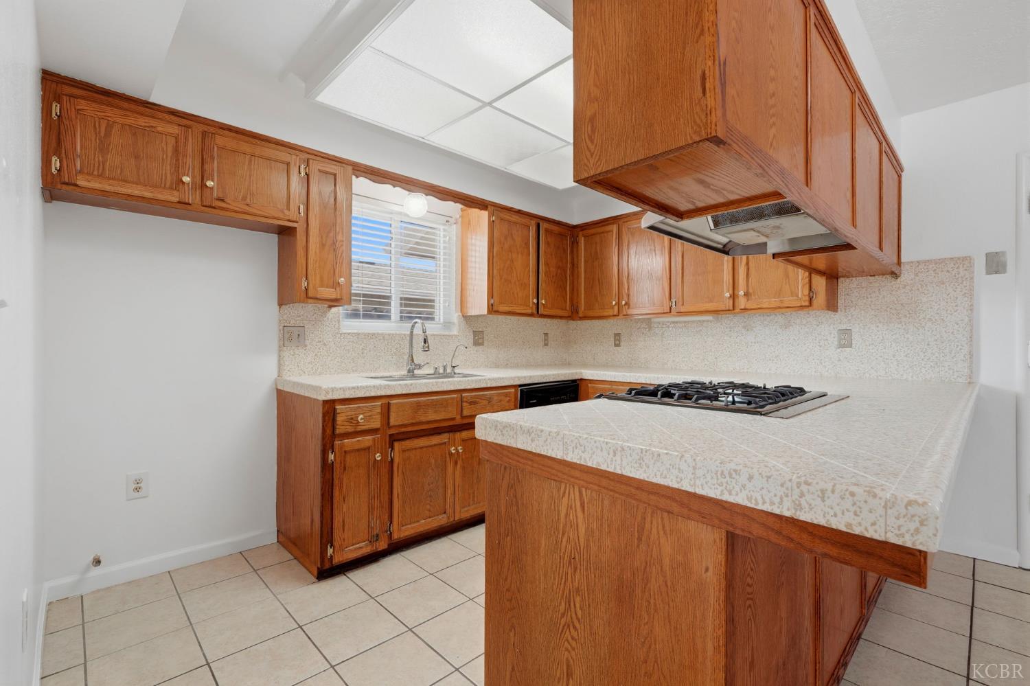 1378 Harvard Pl, Hanford, CA 93230