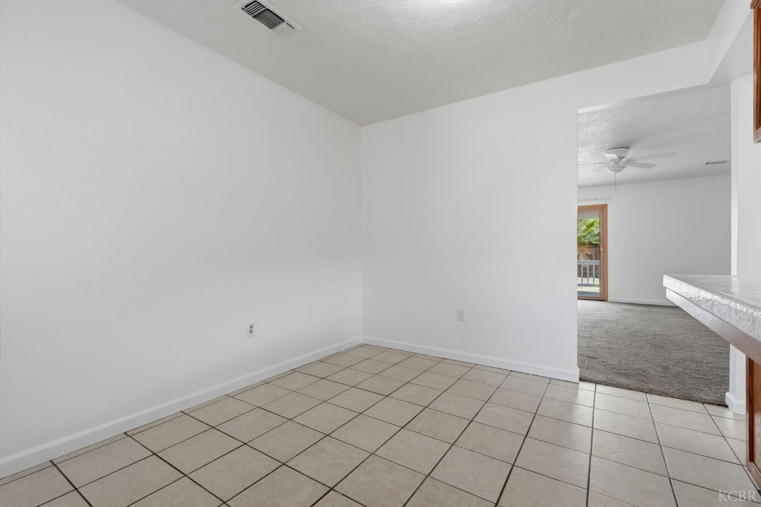 1378 Harvard Pl, Hanford, CA 93230