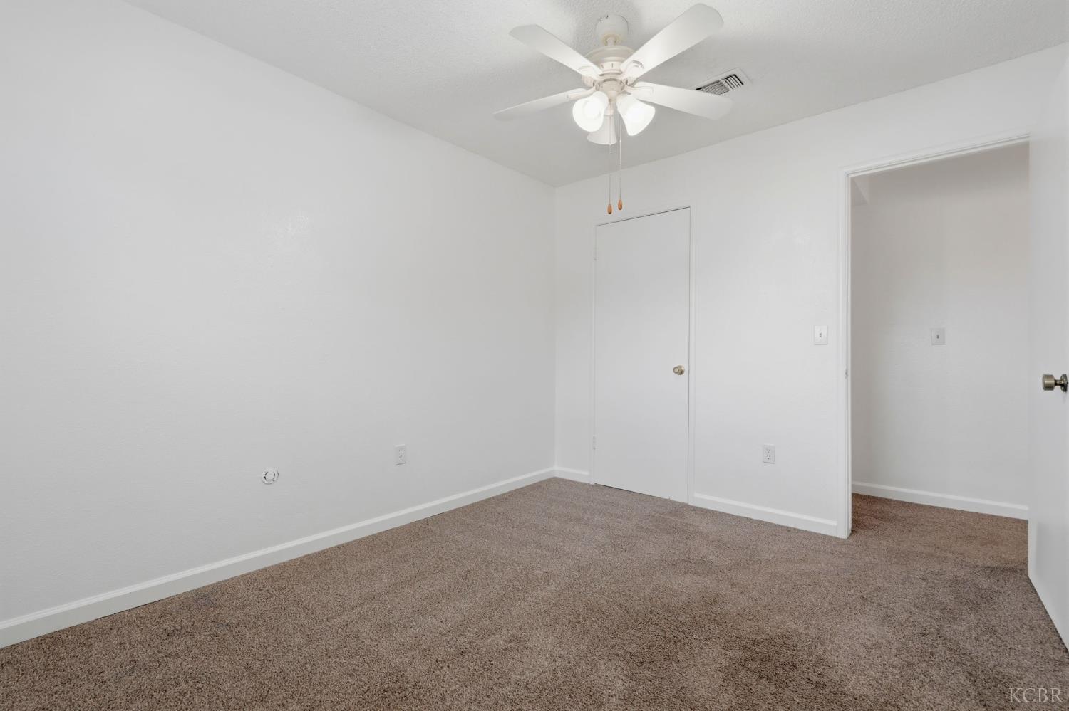 1378 Harvard Pl, Hanford, CA 93230
