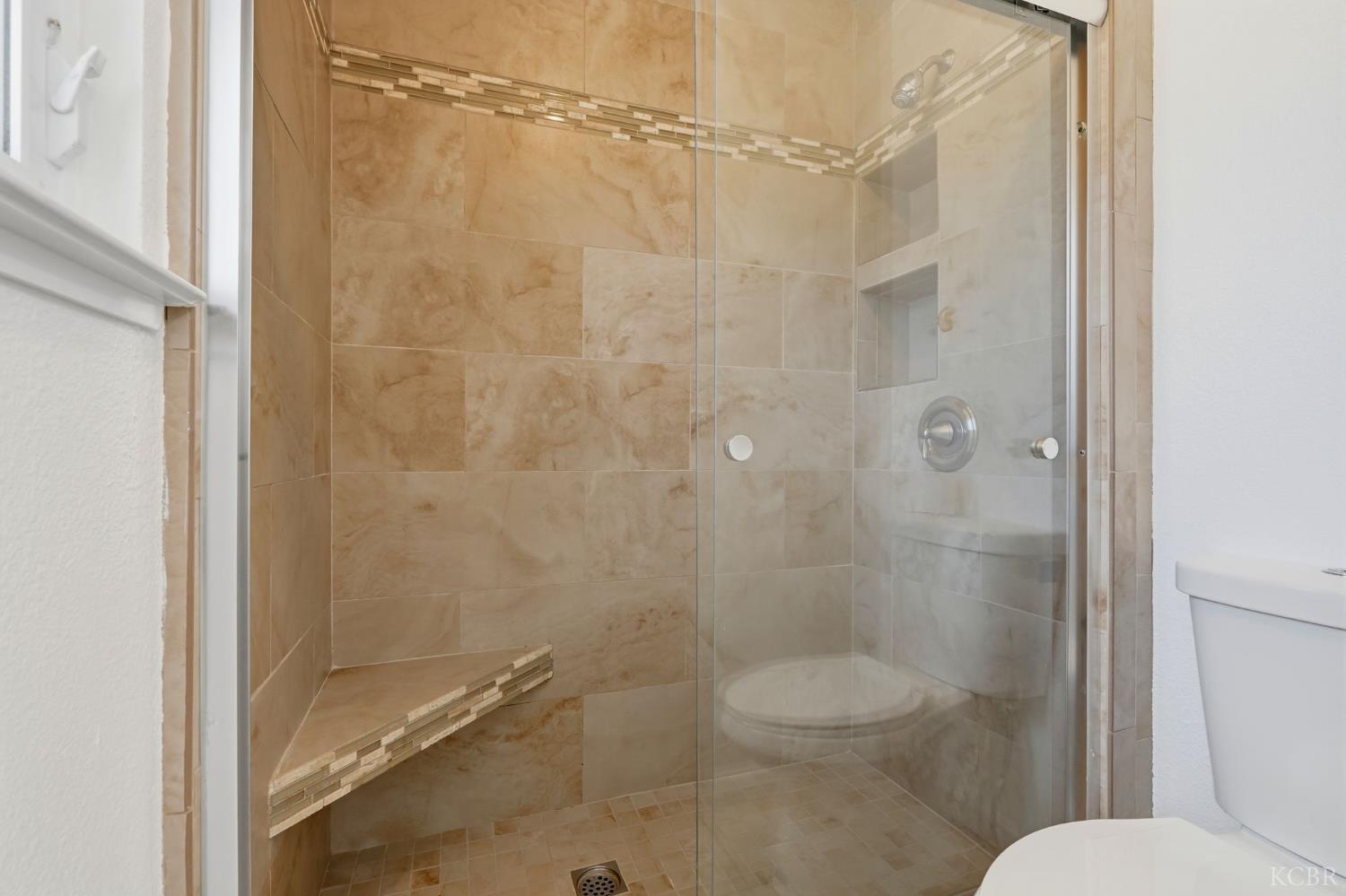 1378 Harvard Pl, Hanford, CA 93230