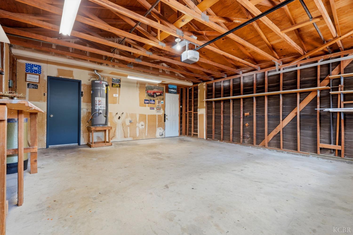 1378 Harvard Pl, Hanford, CA 93230