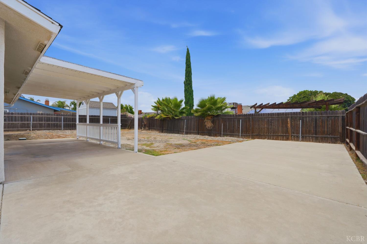 1378 Harvard Pl, Hanford, CA 93230