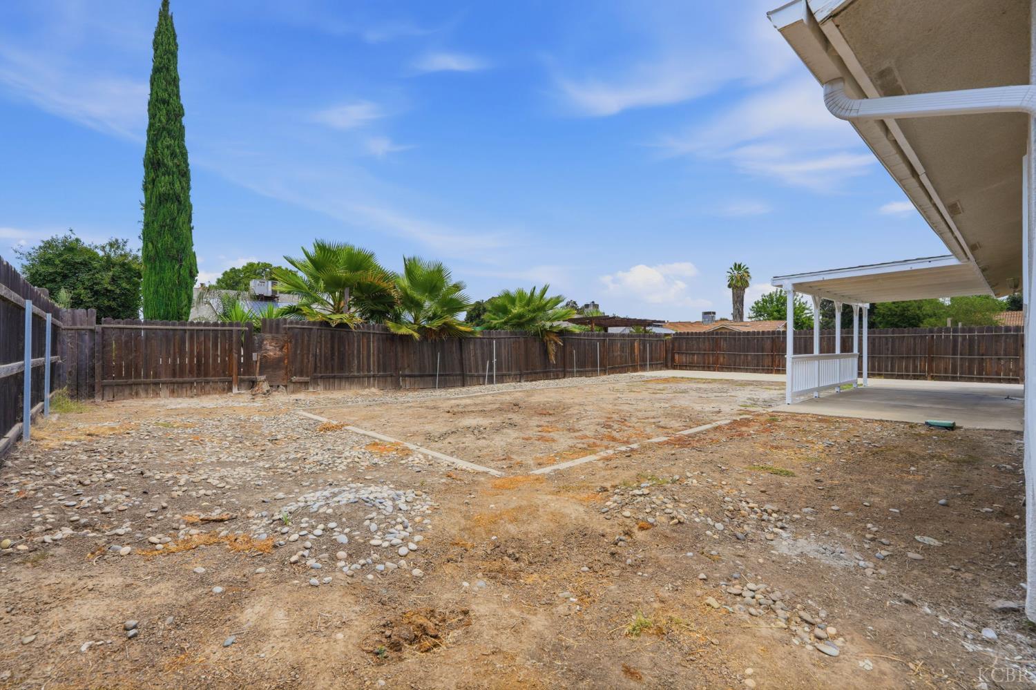 1378 Harvard Pl, Hanford, CA 93230