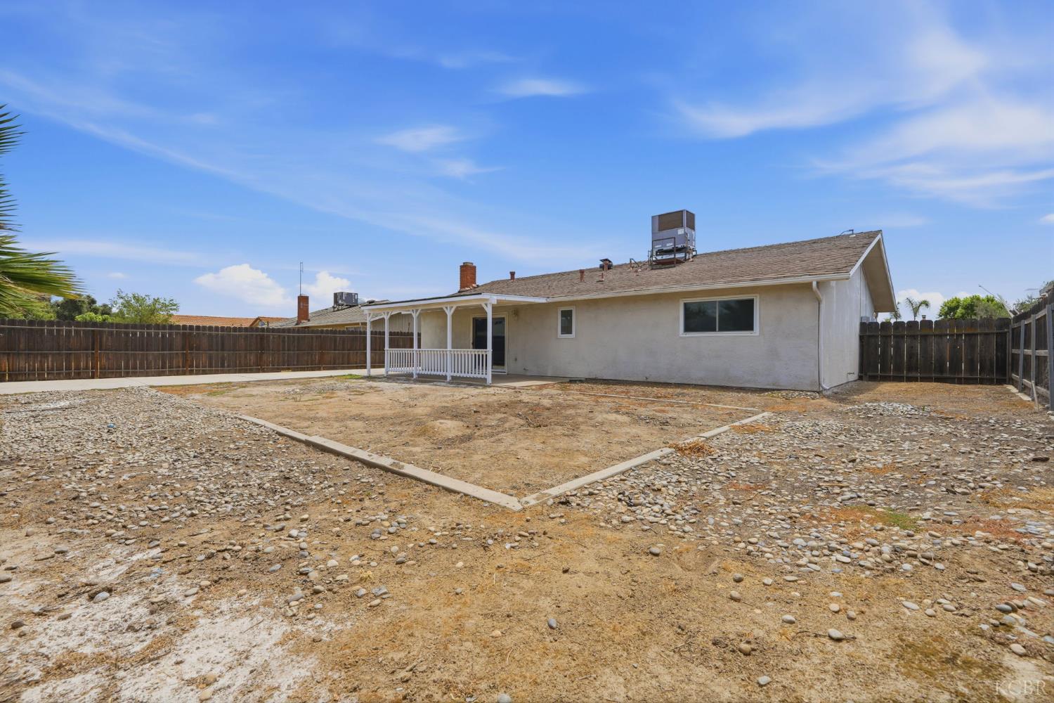 1378 Harvard Pl, Hanford, CA 93230