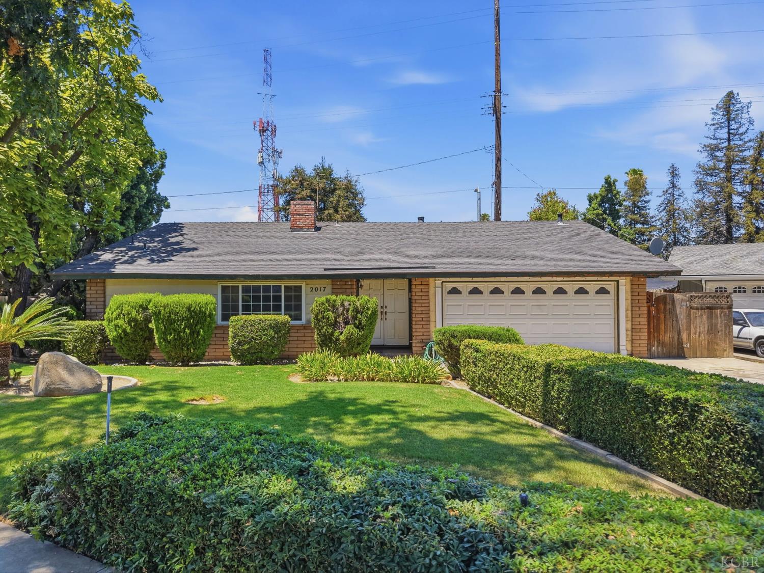 2017 S Woodland St, Visalia, CA 93277