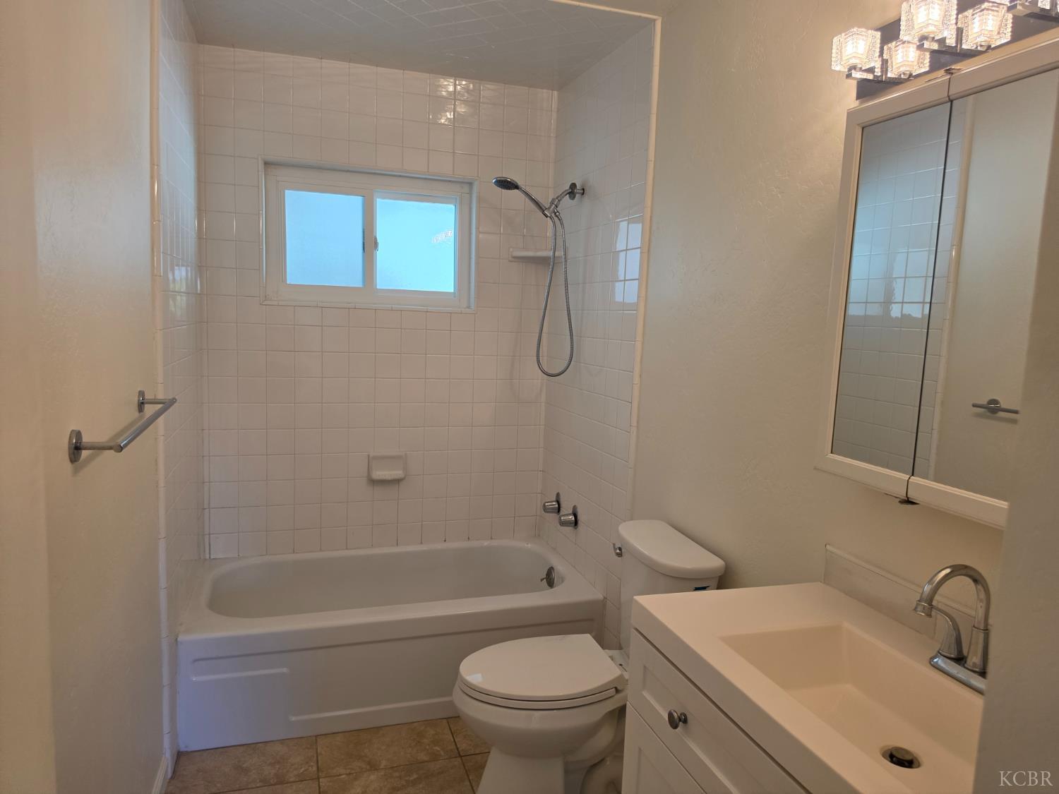 144 W Cortner St, Hanford, CA 93230