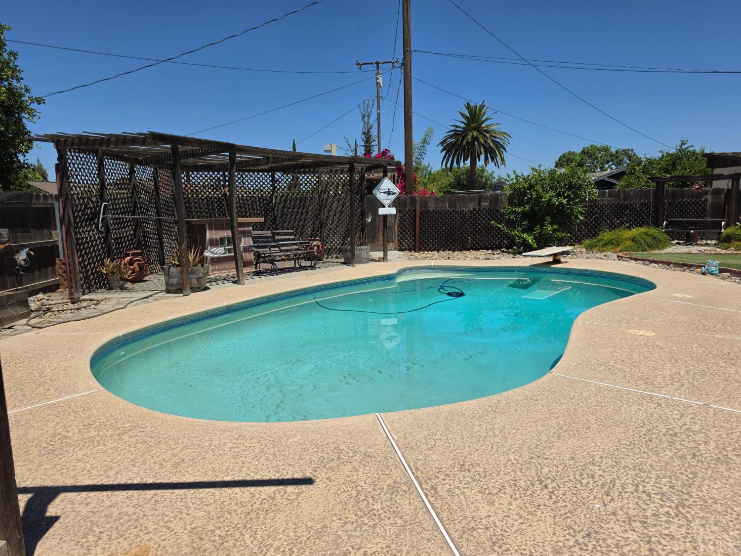 144 W Cortner St, Hanford, CA 93230