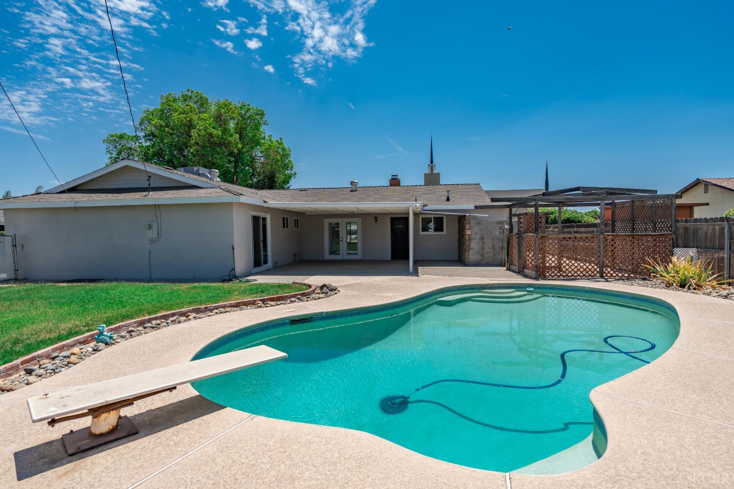 144 W Cortner St, Hanford, CA 93230