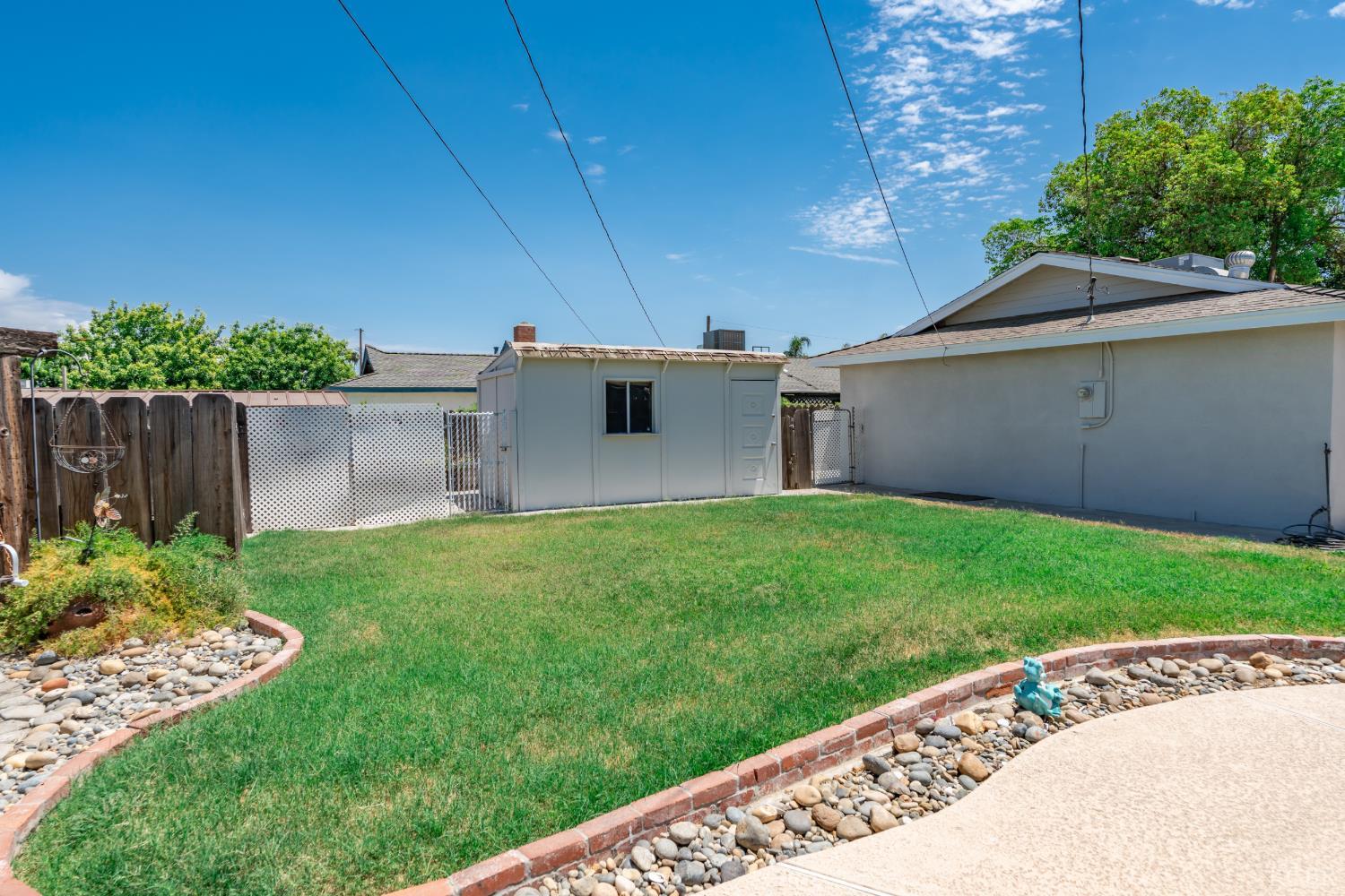 144 W Cortner St, Hanford, CA 93230