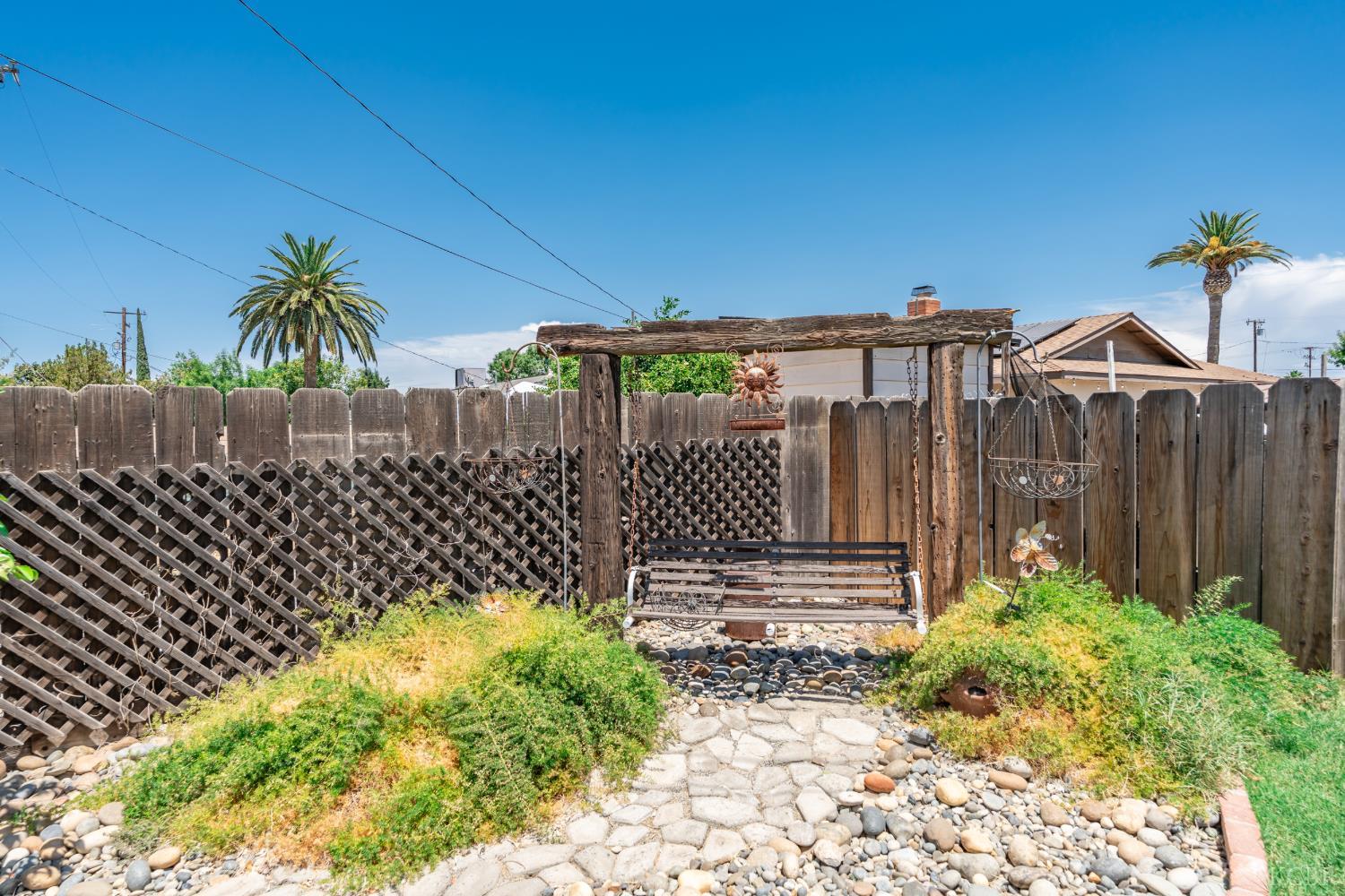 144 W Cortner St, Hanford, CA 93230