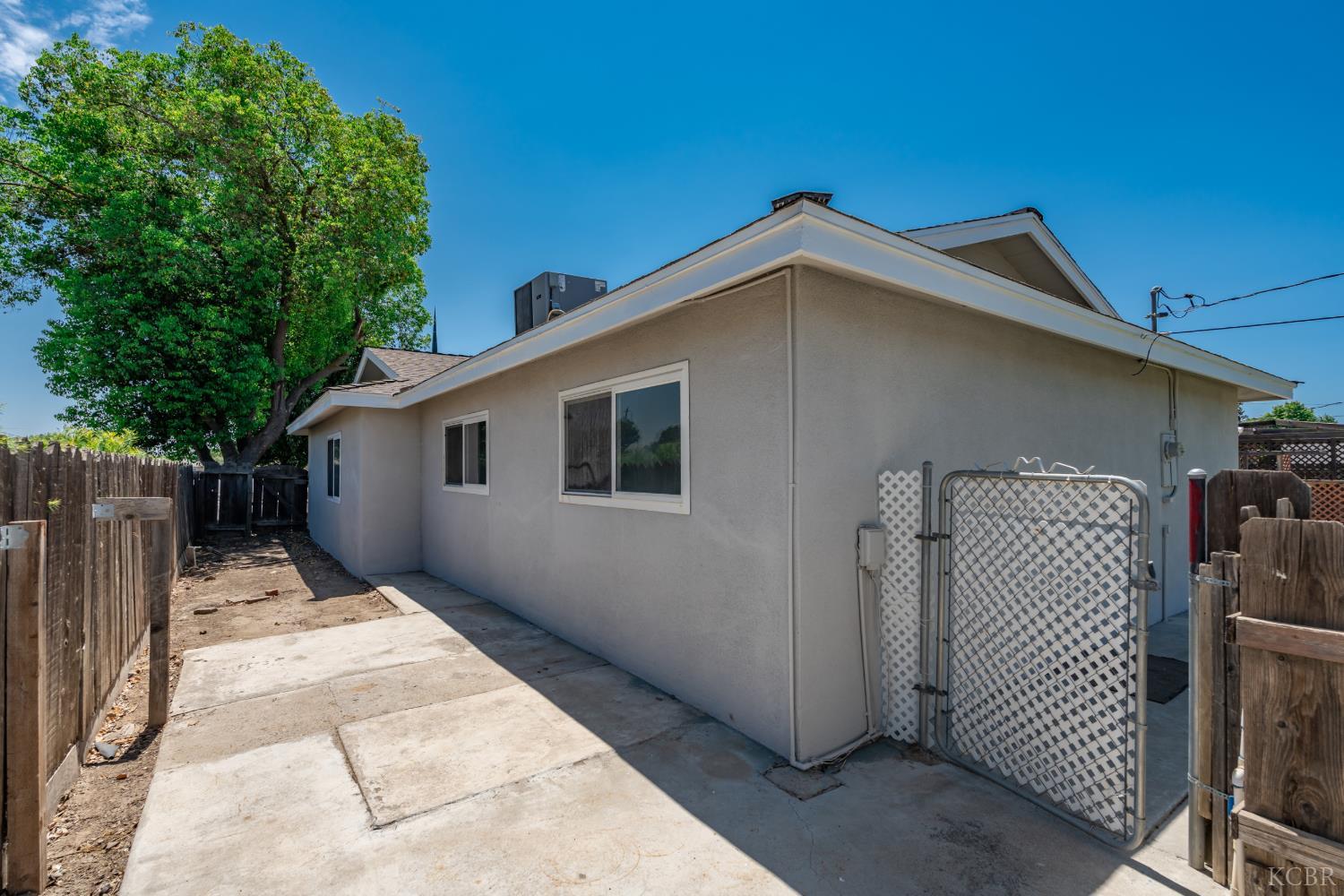 144 W Cortner St, Hanford, CA 93230