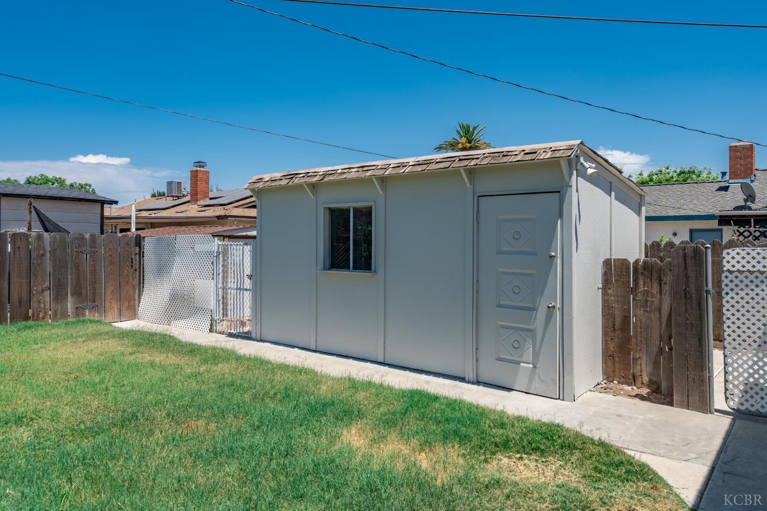 144 W Cortner St, Hanford, CA 93230