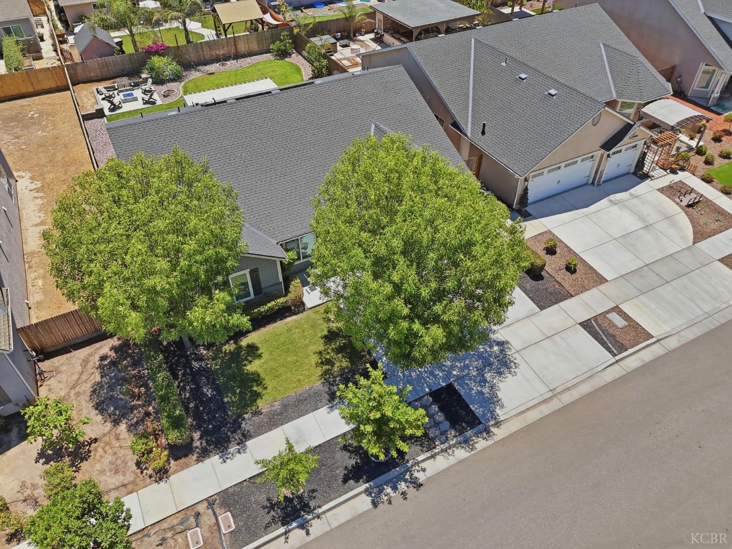 2257 W Mallard Way, Hanford, CA 93230