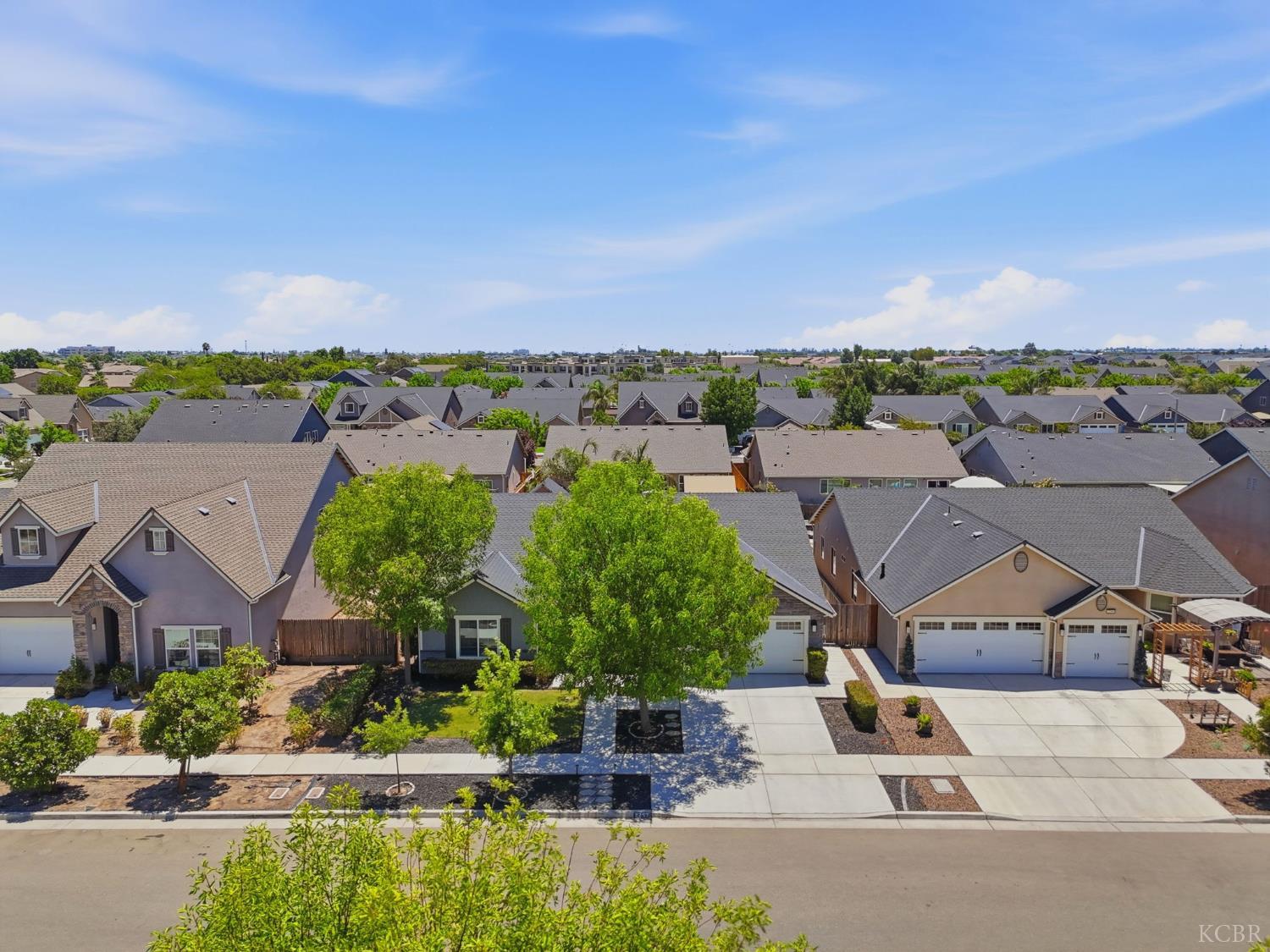 2257 W Mallard Way, Hanford, CA 93230