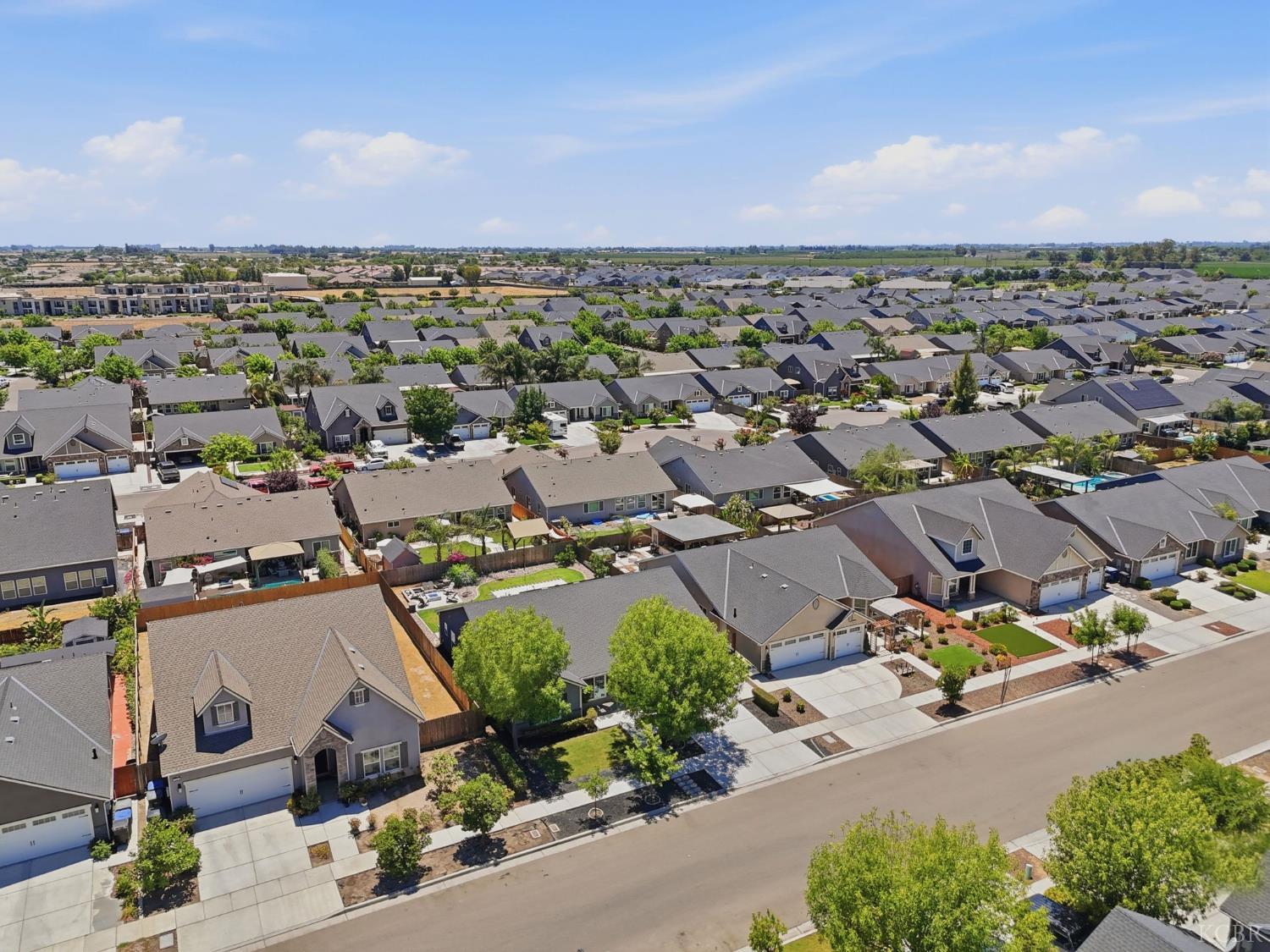 2257 W Mallard Way, Hanford, CA 93230