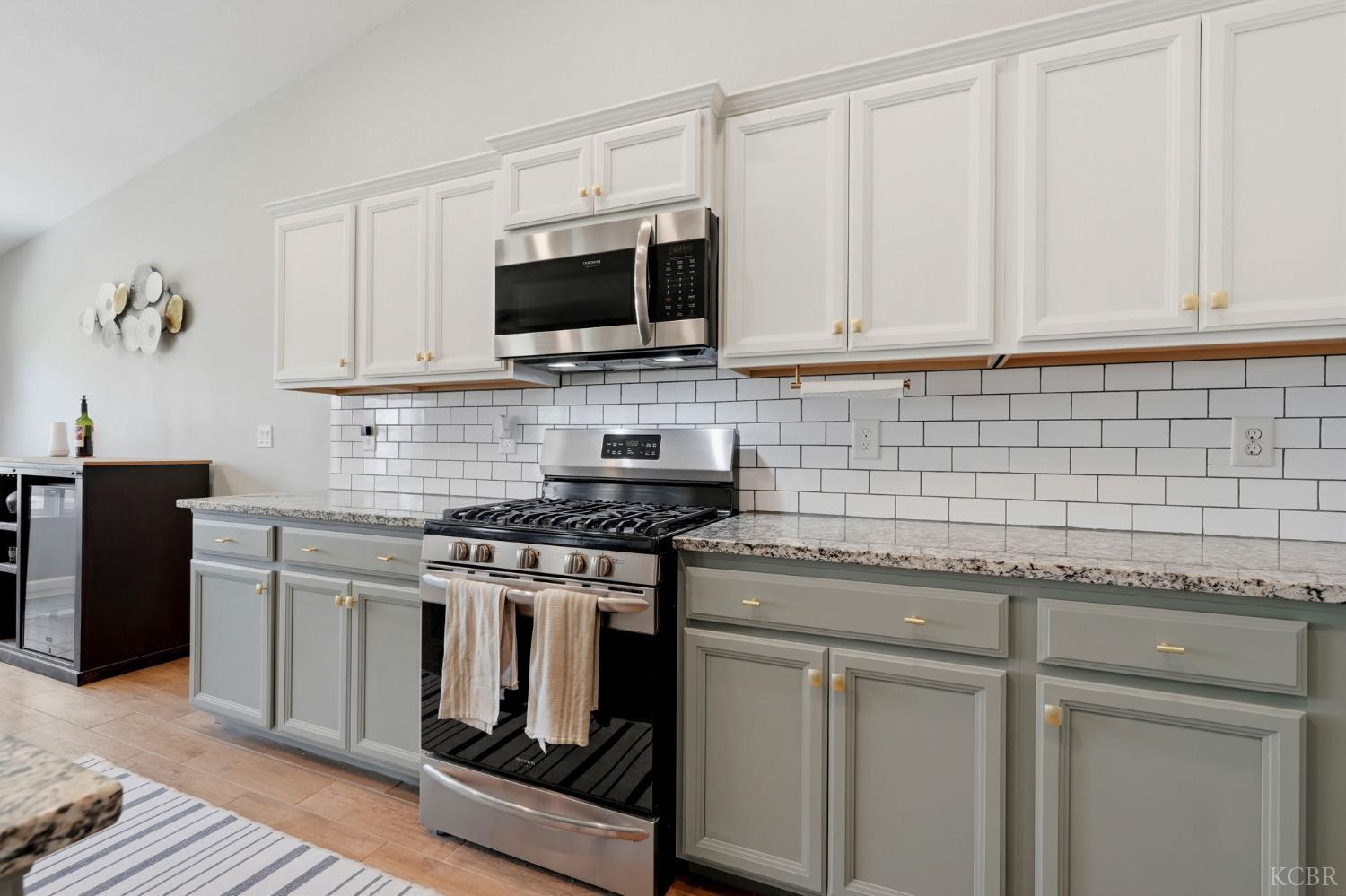 2257 W Mallard Way, Hanford, CA 93230