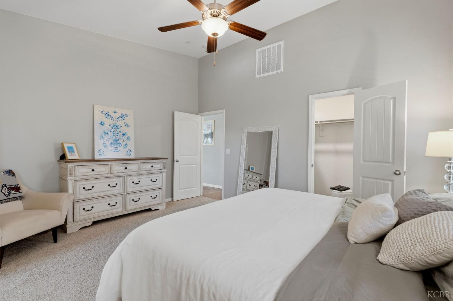 2257 W Mallard Way, Hanford, CA 93230