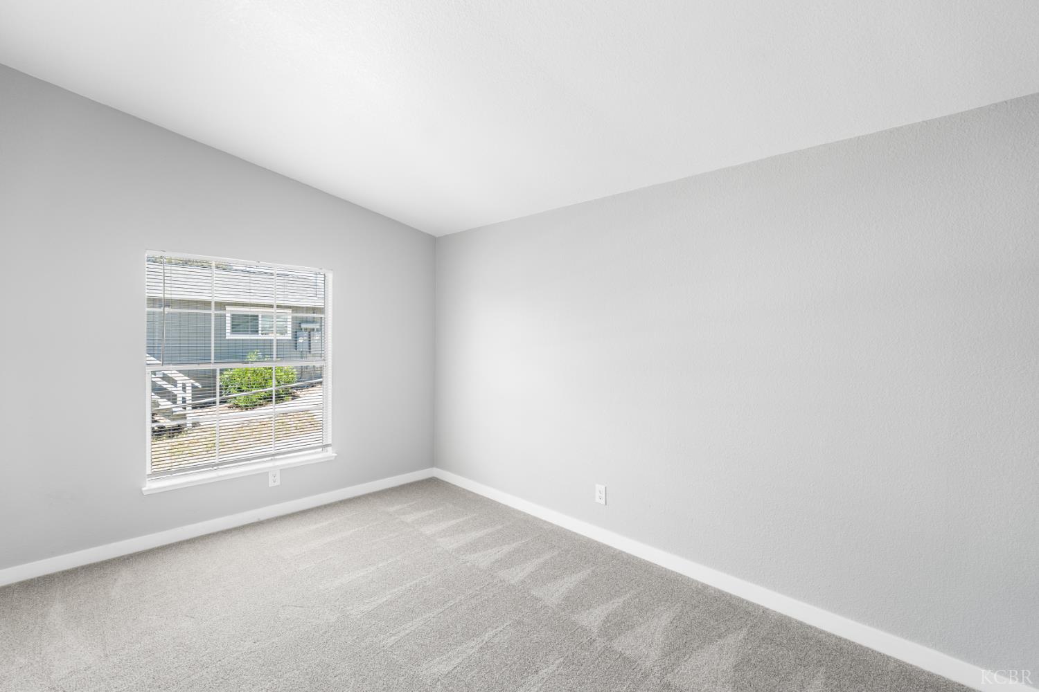 5002 Little John Rd, Copperopolis, CA 95228