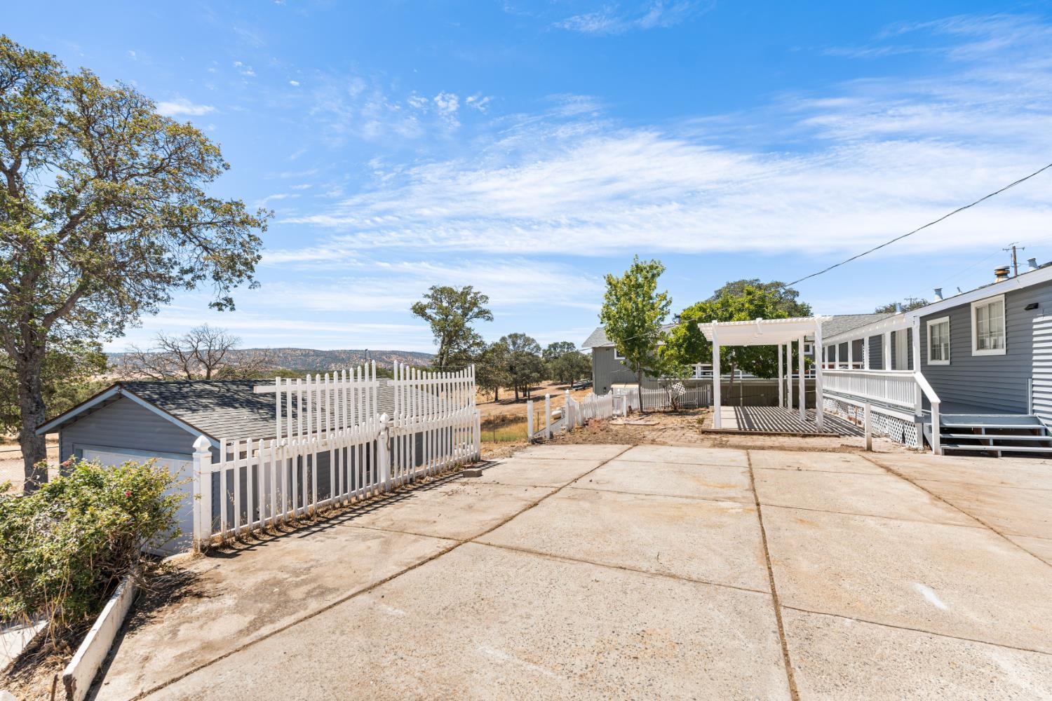 5002 Little John Rd, Copperopolis, CA 95228