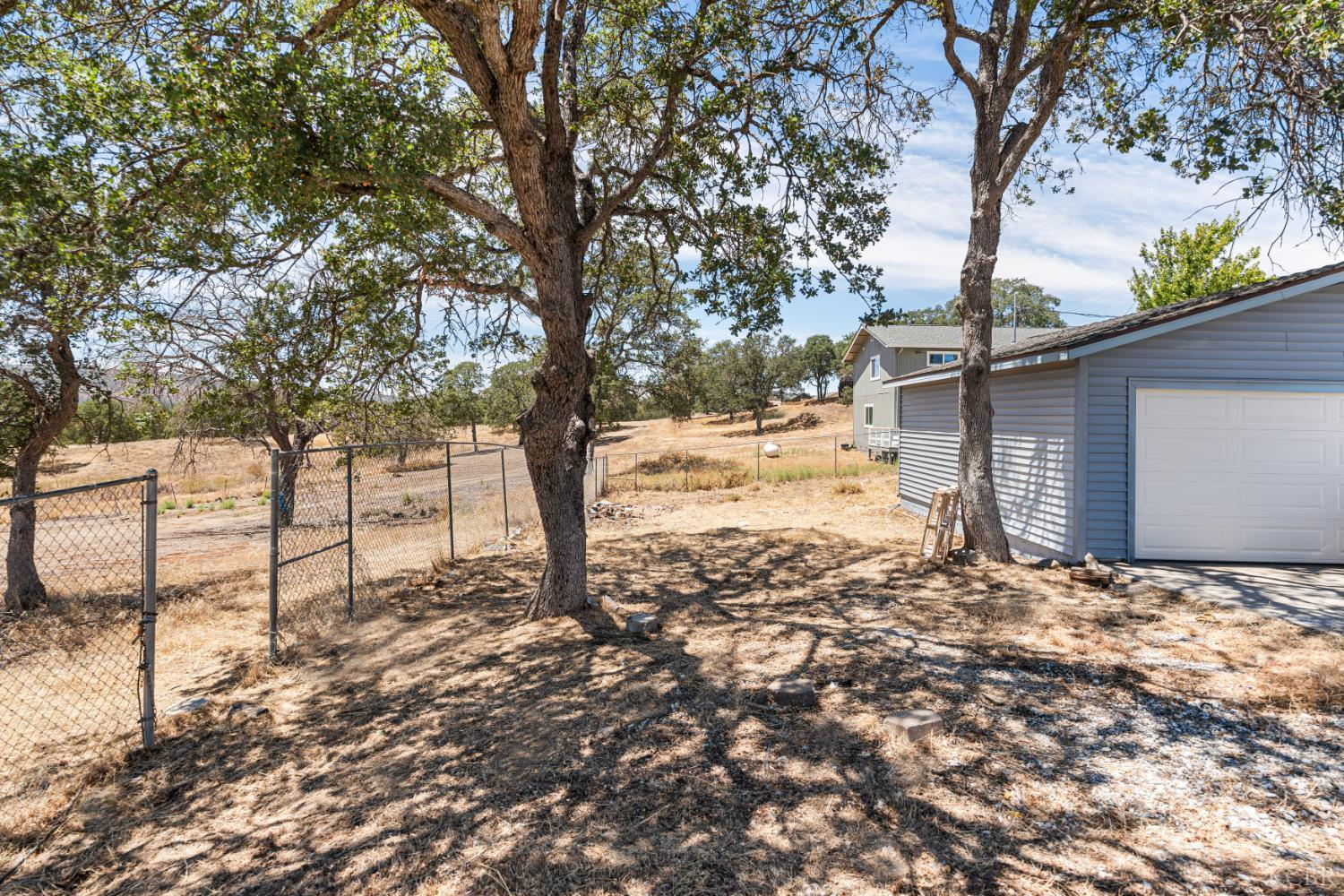 5002 Little John Rd, Copperopolis, CA 95228