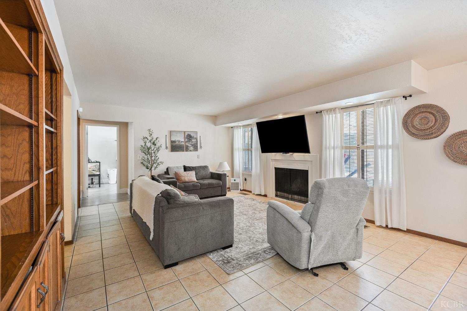 2934 W Cherry Ave, Visalia, CA 93277