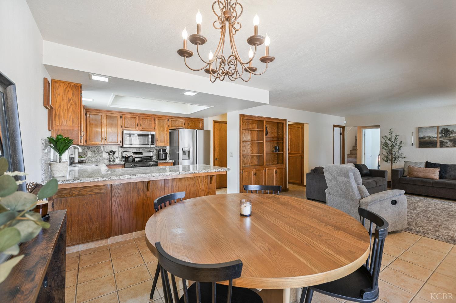 2934 W Cherry Ave, Visalia, CA 93277