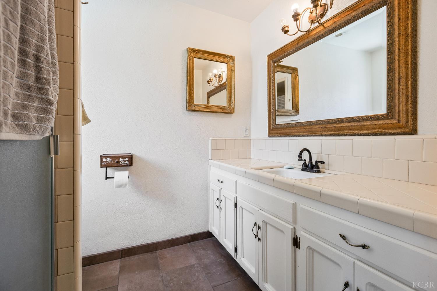 2934 W Cherry Ave, Visalia, CA 93277