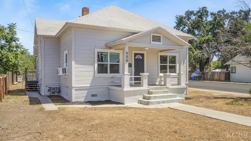 400 W Cameron St, Hanford, CA 93230