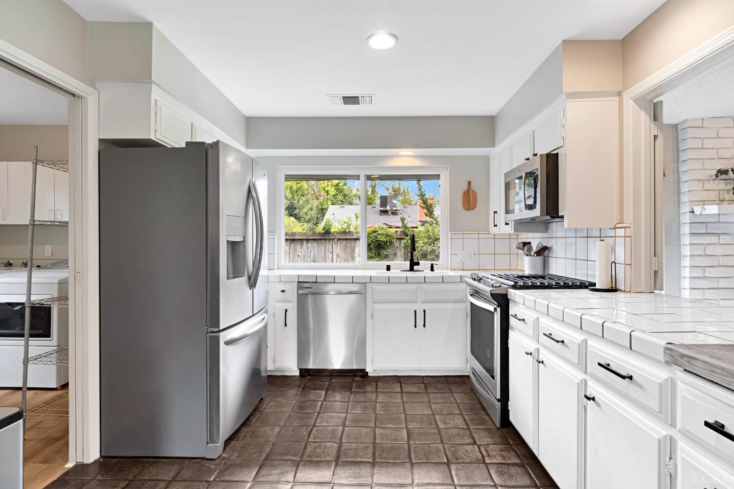 1643 W Bullard Ave W, Fresno, CA 93711