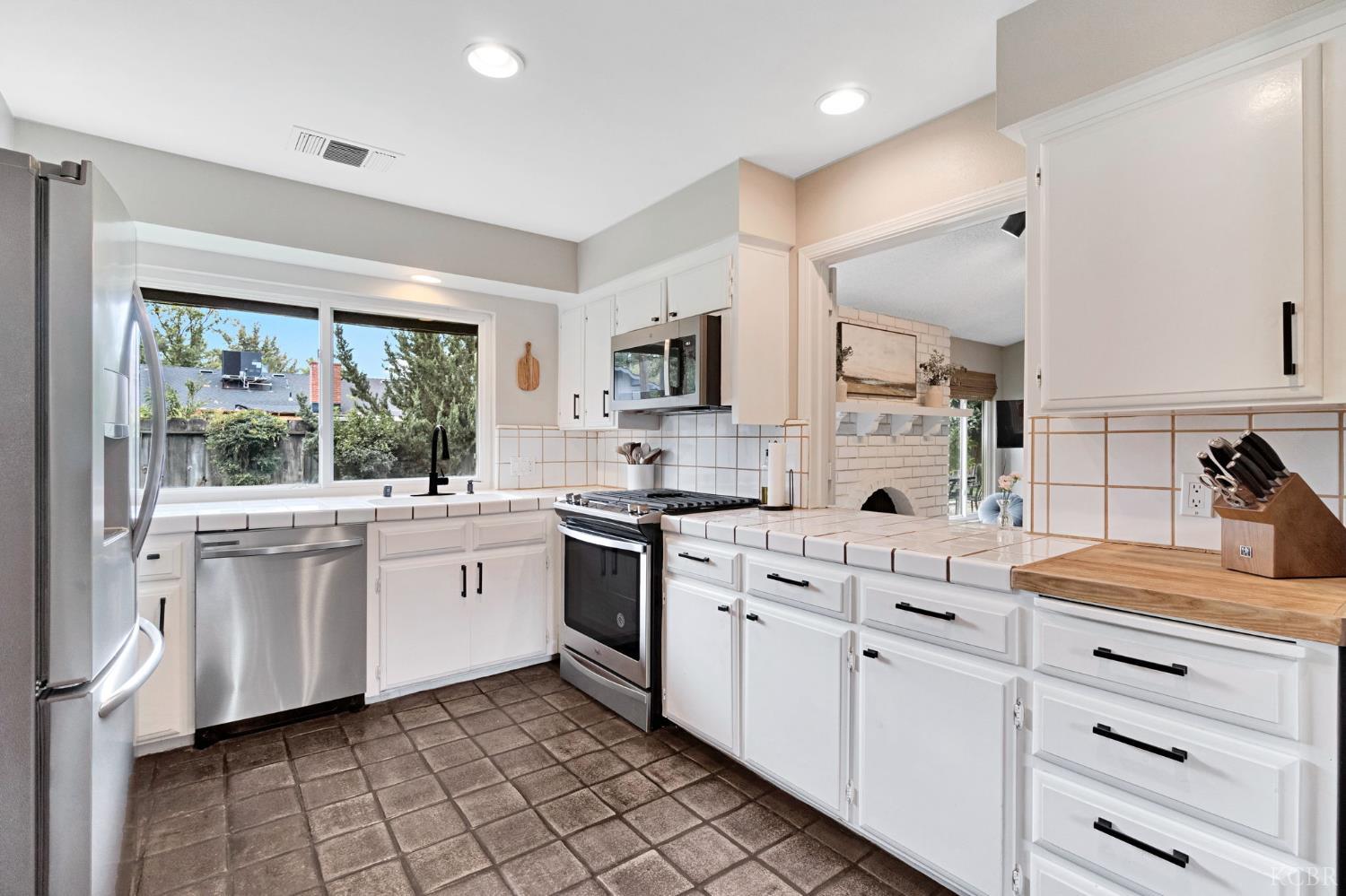 1643 W Bullard Ave W, Fresno, CA 93711