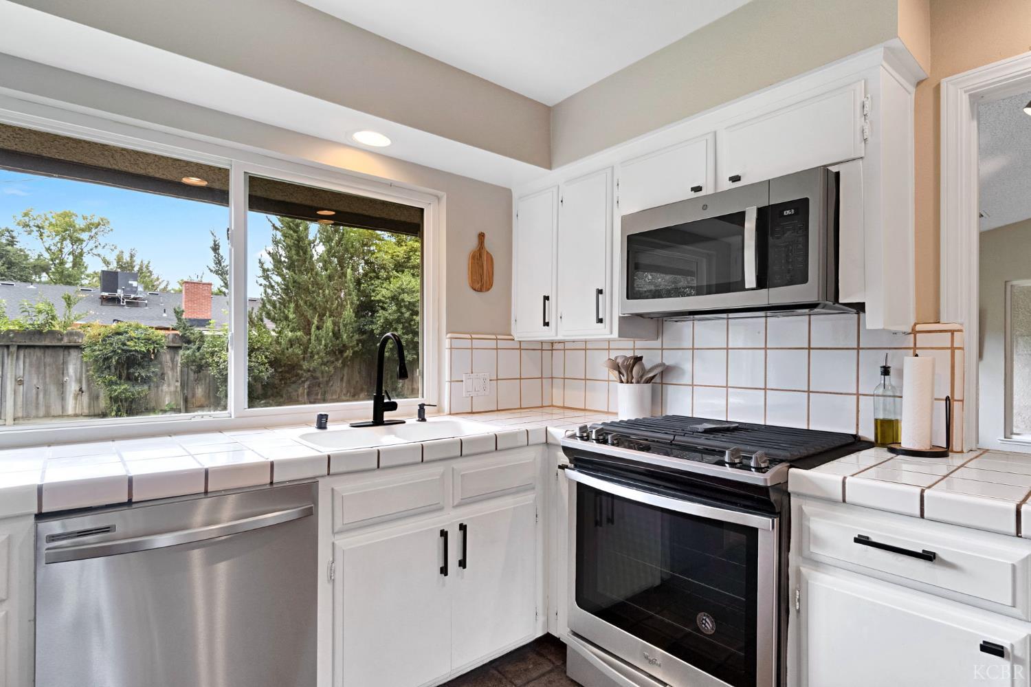 1643 W Bullard Ave W, Fresno, CA 93711
