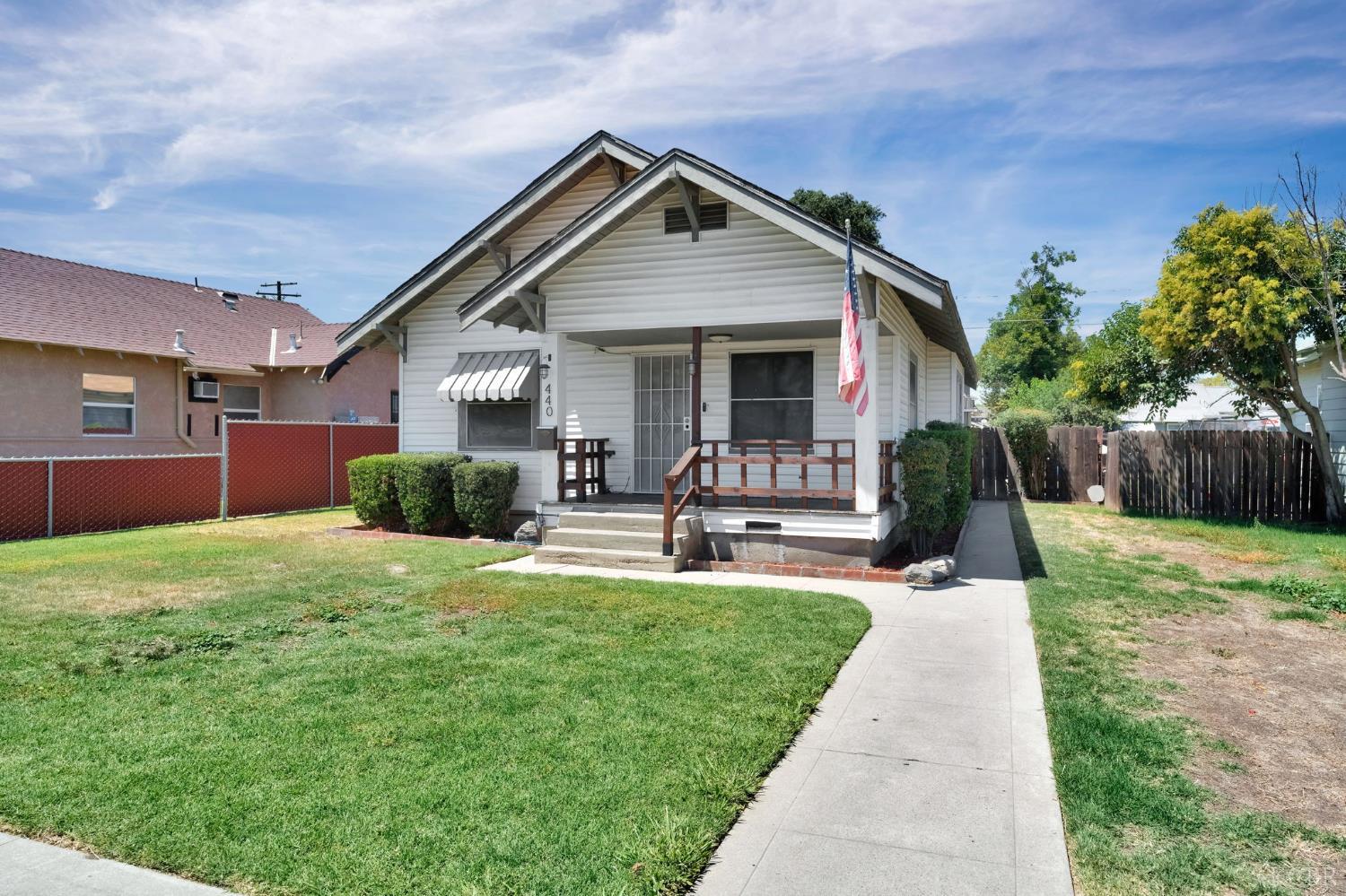 440 W Ivy St, Hanford, CA 93230