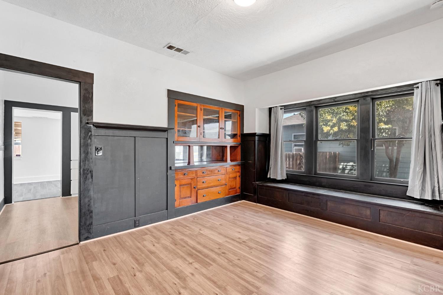 440 W Ivy St, Hanford, CA 93230