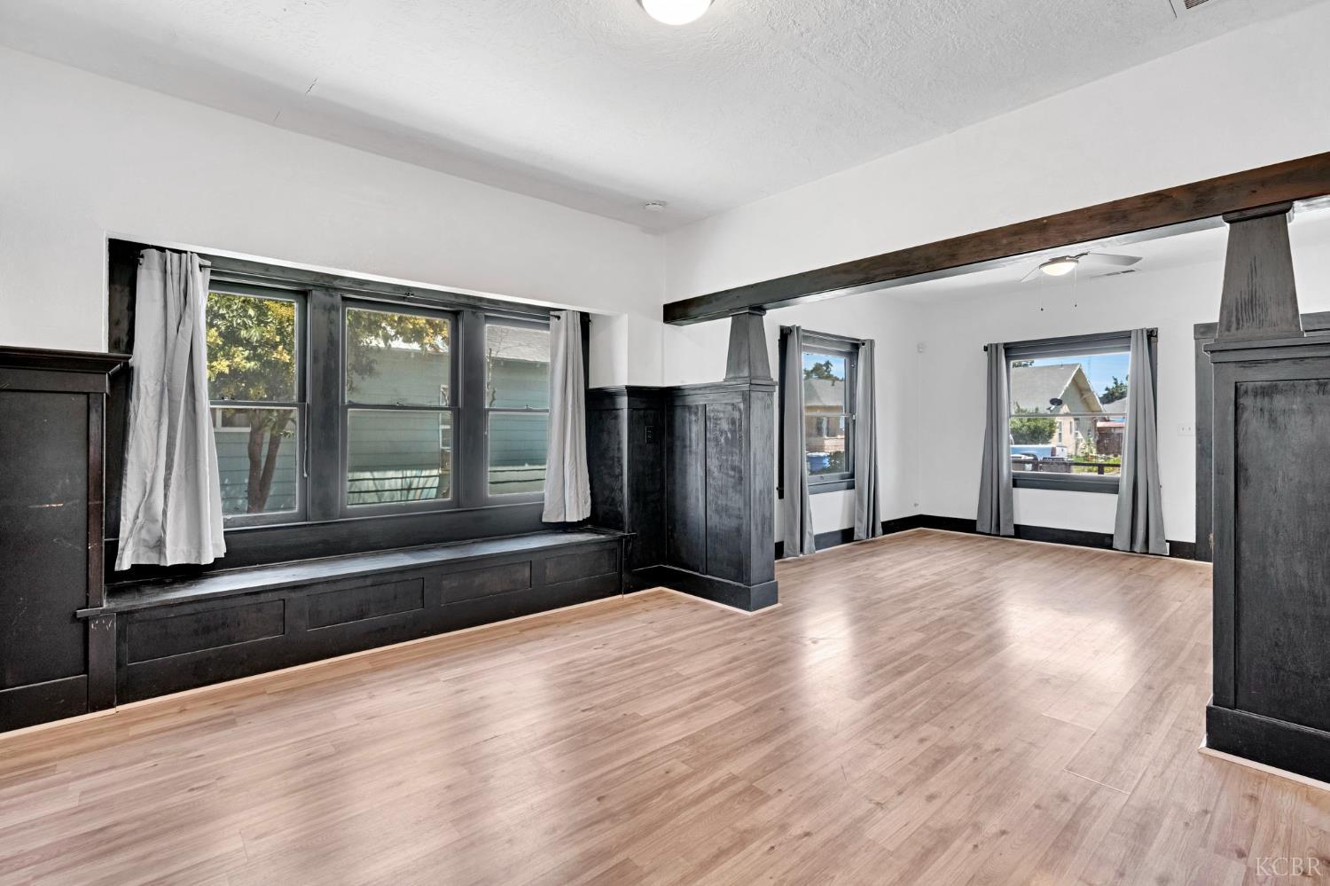 440 W Ivy St, Hanford, CA 93230